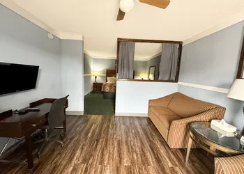 Executive Inn Ridgeway I-77 hotel thumbnail 7