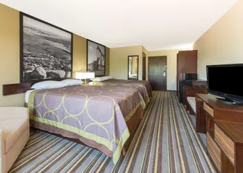 Super 8 by Wyndham Perry hotel thumbnail 7
