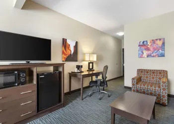 Best Western Plus Longhorn Inn & Suites hotel thumbnail 7