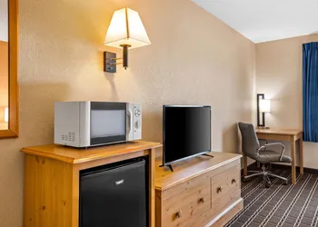 Days Inn by Wyndham Black River Falls I-94 on ATV Trail hotel thumbnail 6