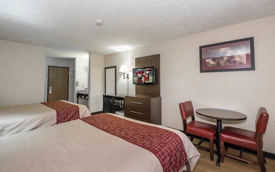 Red Roof Inn & Suites Hermitage hotel detail image 6