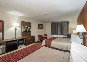 Red Roof Inn & Suites Hermitage hotel thumbnail 7