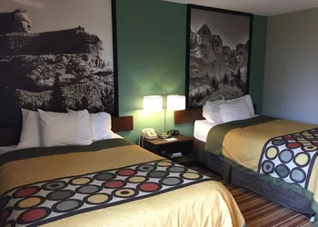 Super 8 by Wyndham Redfield hotel thumbnail 7