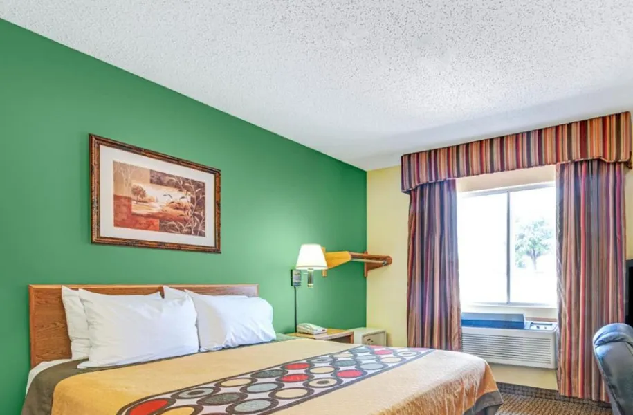 Super 8 by Wyndham McKinney/Plano Area hotel detail image 6