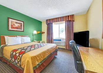 Super 8 by Wyndham McKinney/Plano Area hotel thumbnail 7