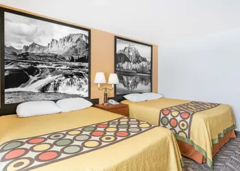 Super 8 by Wyndham Diamondville Kemmerer hotel thumbnail 3