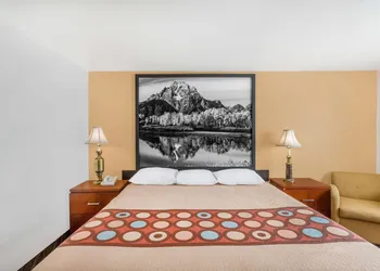 Super 8 by Wyndham Diamondville Kemmerer hotel thumbnail 4