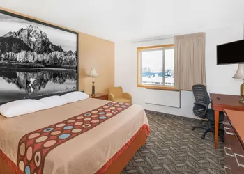 Super 8 by Wyndham Diamondville Kemmerer hotel thumbnail 7