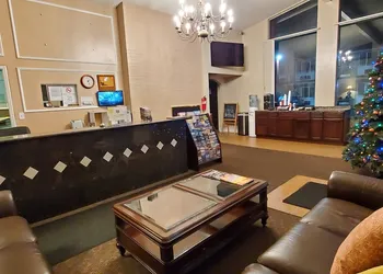 Olympic Inn & Suites hotel thumbnail 2