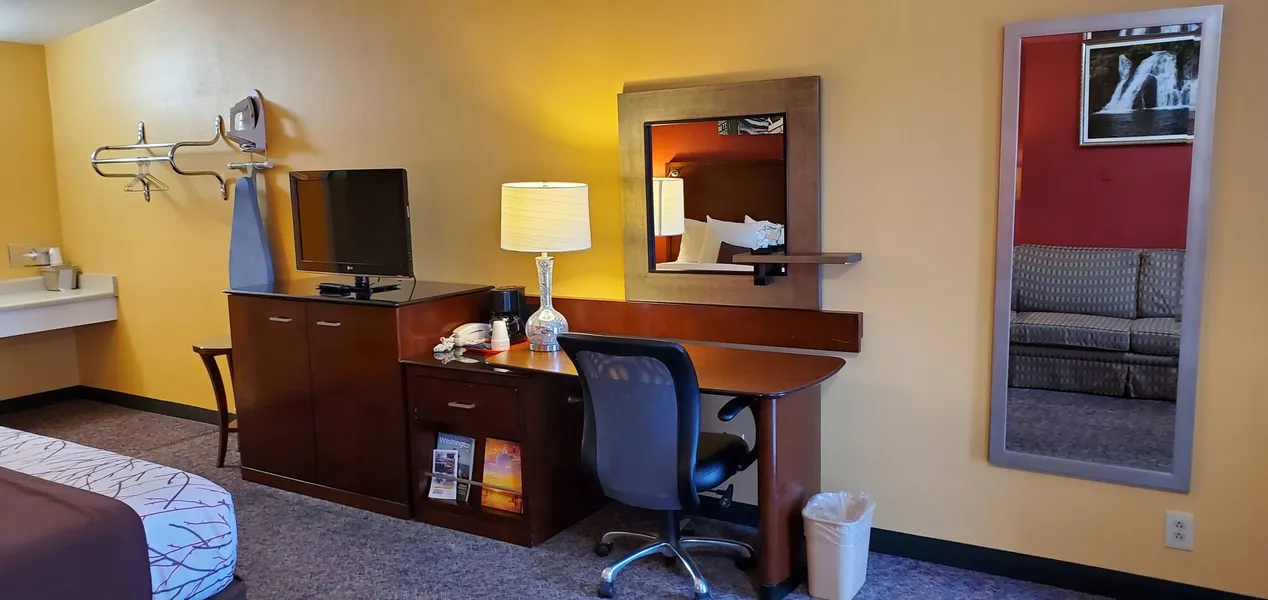 Olympic Inn & Suites hotel detail image 6