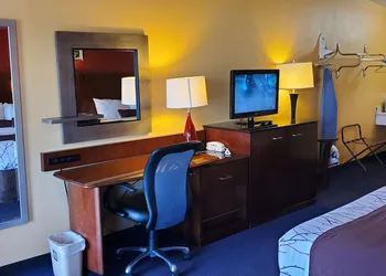 Olympic Inn & Suites hotel thumbnail 7