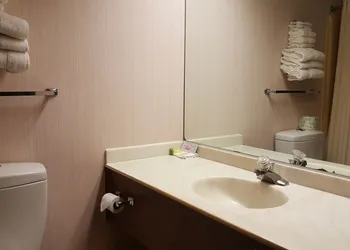 Americas Best Value Inn Chippewa Falls hotel thumbnail 7