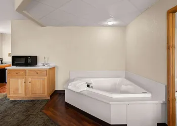 Best Western Northwoods Lodge hotel thumbnail 6