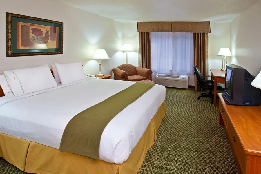 Holiday Inn Express Hotel & Suites by IHG hotel detail image 2