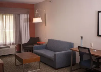 Holiday Inn Express Hotel & Suites by IHG hotel thumbnail 5