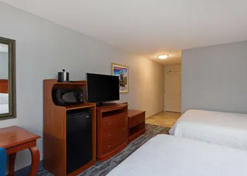 Hampton Inn & Suites Clovis-Airport North hotel thumbnail 7