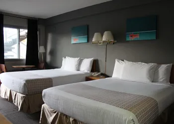 Travelodge by Wyndham Edmonton Airport hotel thumbnail 4