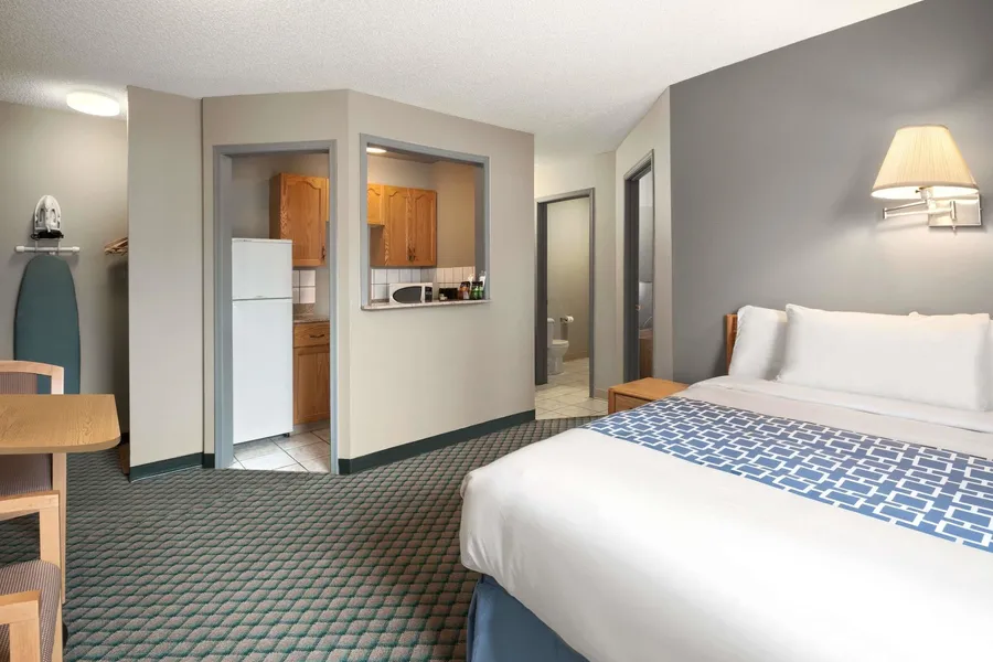 Travelodge by Wyndham Edmonton Airport hotel detail image 6
