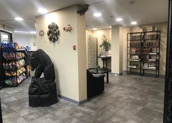 Airport Inn hotel thumbnail 2