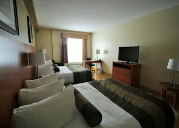 Quality Inn & Suites hotel thumbnail 6