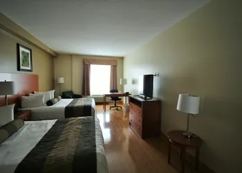 Quality Inn & Suites hotel thumbnail 7