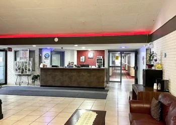 Lively Inn & Suites hotel thumbnail 2