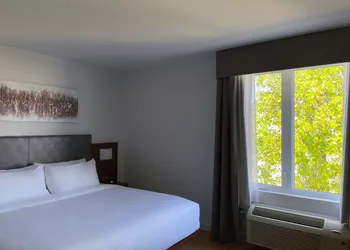 Quality Inn hotel thumbnail 7