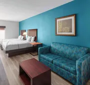 La Quinta Inn & Suites by Wyndham Woodward hotel detail image 4