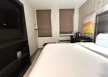 Times Square West Hotel, BW Signature Collection hotel thumbnail 3