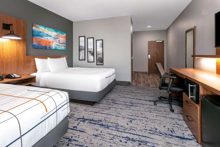 La Quinta Inn & Suites by Wyndham Jacksonville TX hotel detail image 6