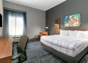 La Quinta Inn & Suites by Wyndham Jacksonville TX hotel thumbnail 7