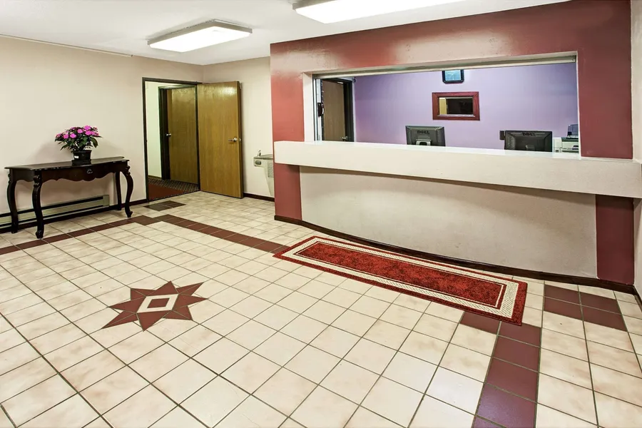 Super 8 by Wyndham Heath/Newark hotel detail image 2