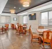 Comfort Inn & Suites Thousand Islands Harbour District hotel detail image 3