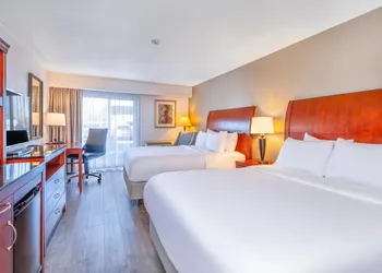 Comfort Inn & Suites Thousand Islands Harbour District hotel thumbnail 5