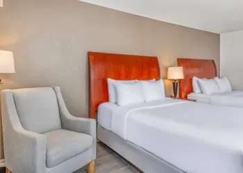 Comfort Inn & Suites Thousand Islands Harbour District hotel thumbnail 6