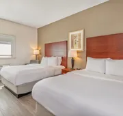 Comfort Inn & Suites Thousand Islands Harbour District hotel detail image 7