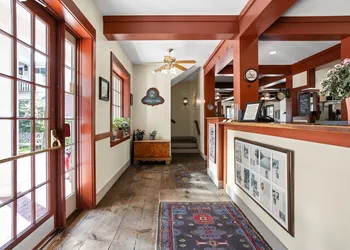 Artists Colony Inn hotel thumbnail 2