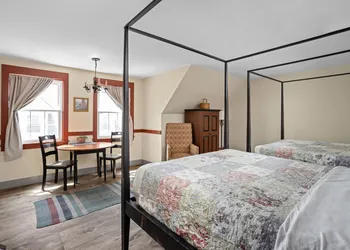 Artists Colony Inn hotel thumbnail 4