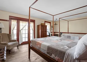 Artists Colony Inn hotel thumbnail 7