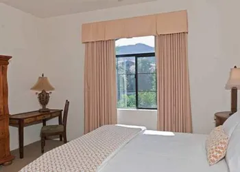 Embassy Suites La Quinta Hotel & Spa hotel thumbnail 8