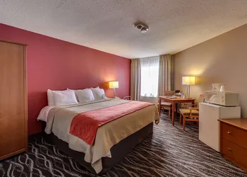 Spark by Hilton Oshawa hotel thumbnail 4
