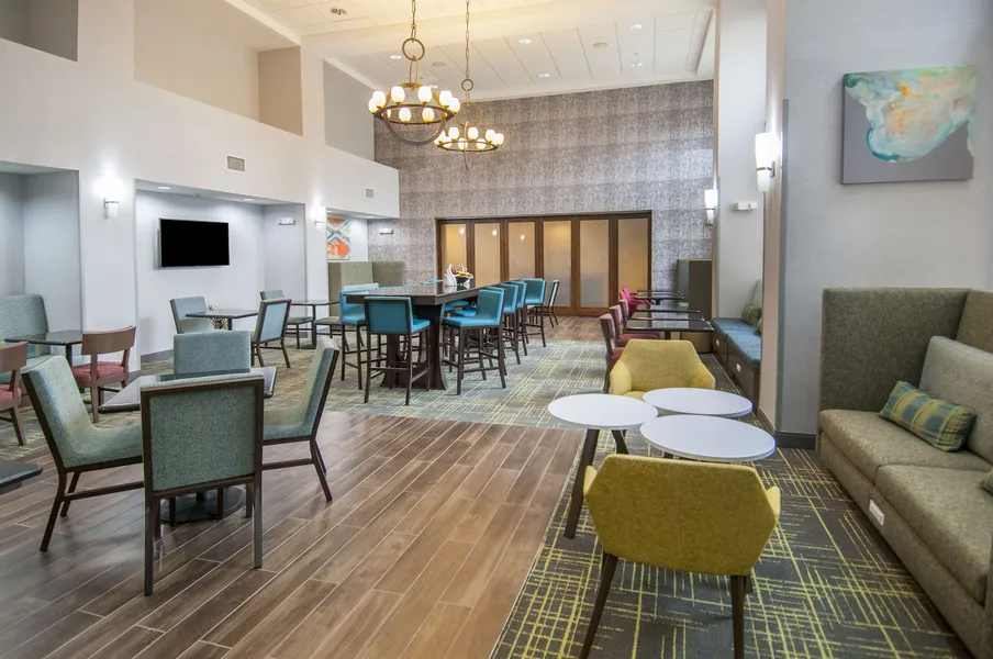 Hampton Inn & Suites Baton Rouge/Port Allen hotel detail image 2