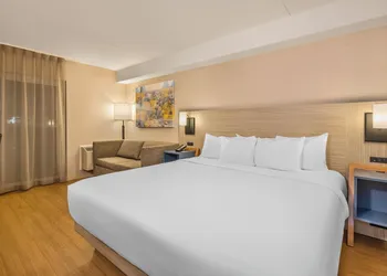 Comfort Inn Alma - Lac-Saint-Jean hotel thumbnail 6