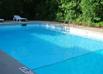 RoseWood Inn hotel thumbnail 6