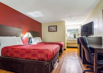 Econo Lodge Research Triangle Park hotel thumbnail 8
