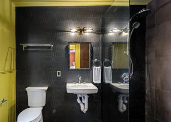 Trinity House Inn hotel thumbnail 5