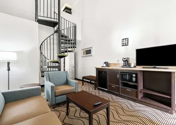 Best Western Plus Irvine Spectrum Hotel hotel thumbnail 7