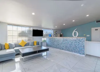 Studio 6 Suites Madera, California - Yosemite hotel thumbnail 2