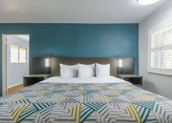 Studio 6 Suites Madera, California - Yosemite hotel thumbnail 4