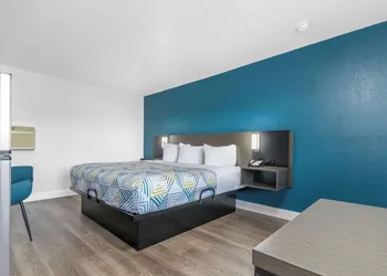 Studio 6 Suites Madera, California - Yosemite hotel thumbnail 5